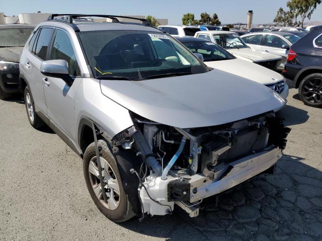 TOYOTA RAV4 XLE 2019 with VIN JTMW1RFV2KD020700 - Photo from auction