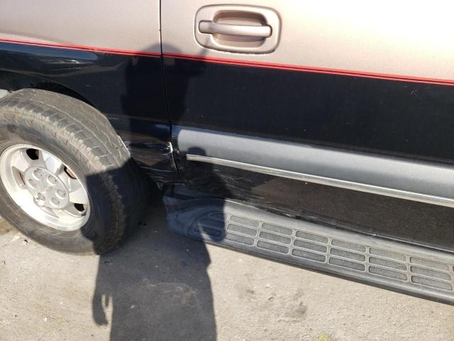 Photo 9 from auction – 2003 CHEVROLET SUBURBAN K with VIN 1GNFK16Z43J252341