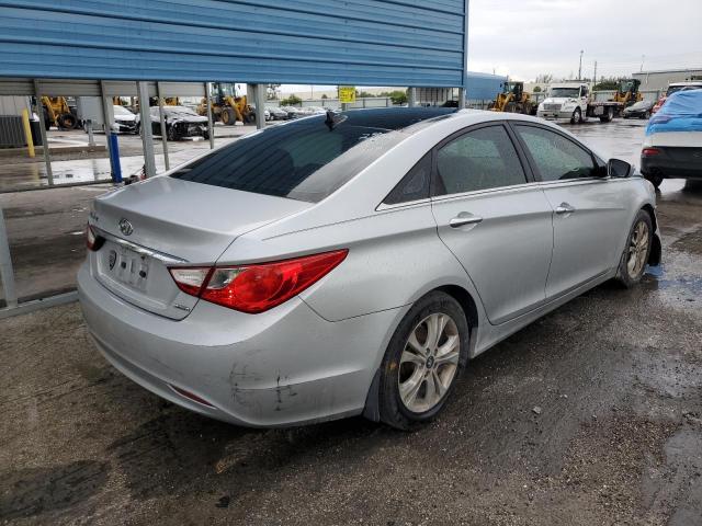 Photo 4 from auction – 2013 HYUNDAI SONATA SE with VIN 5NPEC4AC5DH602852