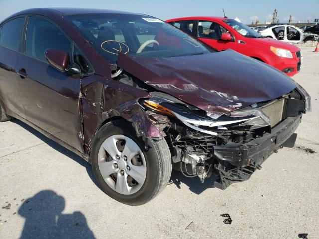 Photo 9 from auction – 2017 KIA FORTE LX with VIN 3KPFK4A79HE142485