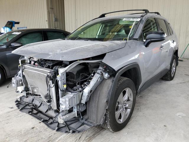 Photo 2 from auction – 2022 TOYOTA RAV4 LE with VIN JTMLWRFV5ND560681