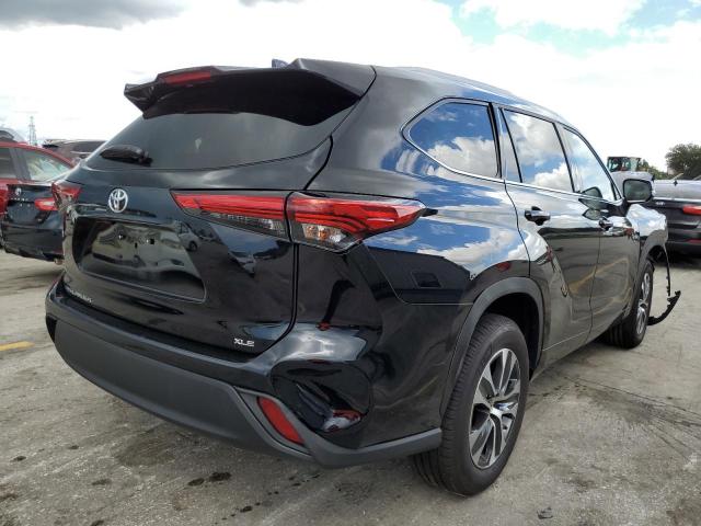 Photo 4 from auction – 2022 TOYOTA HIGHLANDER with VIN 5TDGZRAH7NS544058