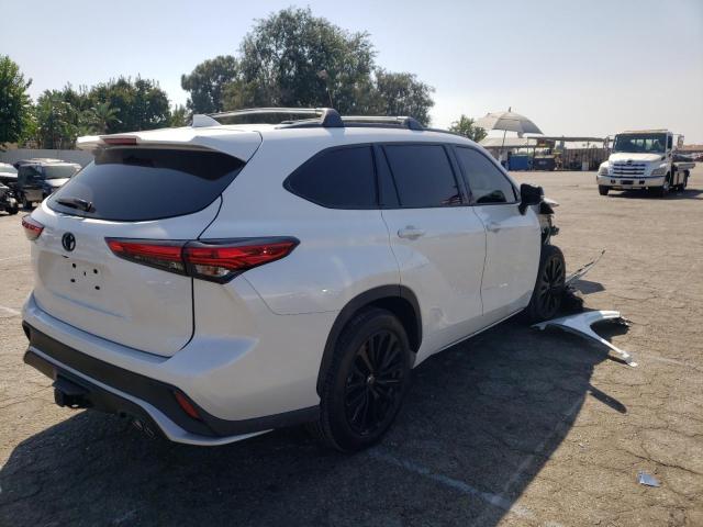 Photo 4 from auction – 2022 TOYOTA HIGHLANDER with VIN 5TDJZRBH4NS209117