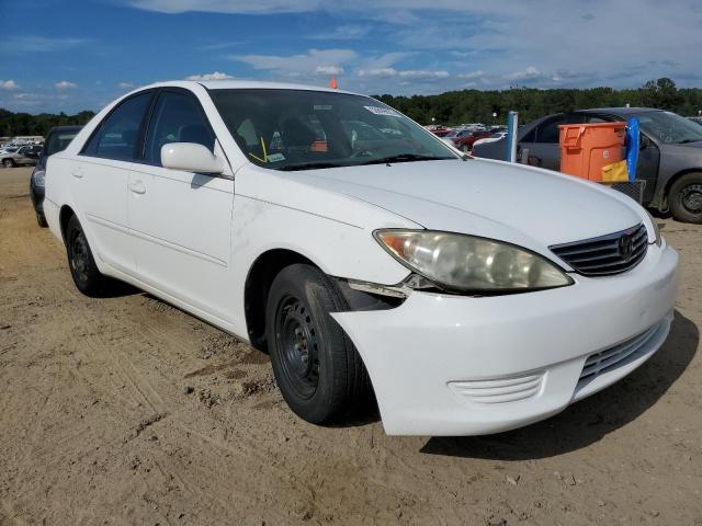 TOYOTA CAMRY LE 2005 with VIN 4T1BE32K35U615986 - Photo from auction
