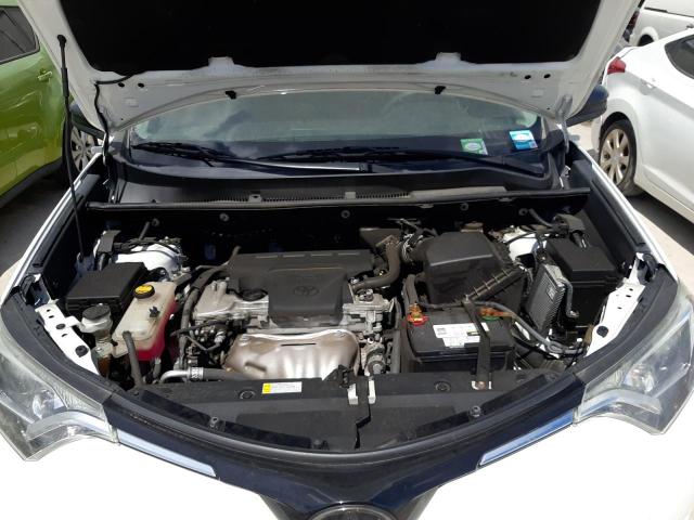Photo 7 from auction – 2017 TOYOTA RAV4 LE with VIN 2T3BFREV2HW547410