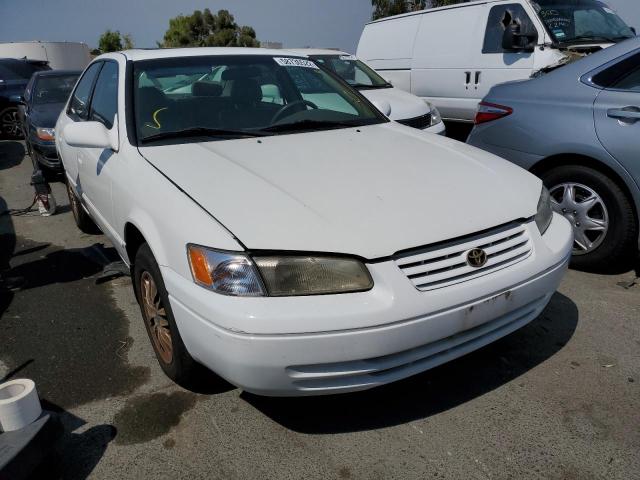 TOYOTA CAMRY CE 1998 with VIN JT2BG22K4W0241639 - Photo from auction