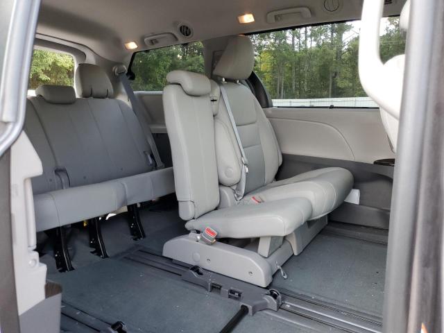 Photo 6 from auction – 2017 TOYOTA SIENNA XLE with VIN 5TDYZ3DC2HS787072