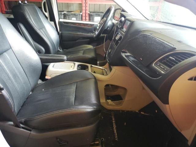 Photo 5 from auction – 2014 CHRYSLER TOWN & COU with VIN 2C4RC1CGXER467422