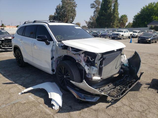 TOYOTA HIGHLANDER 2022 with VIN 5TDJZRBH4NS209117 - Photo from auction