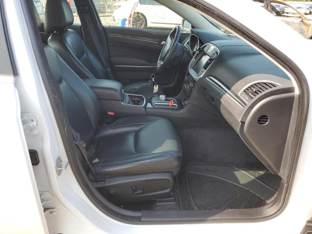 Photo 5 from auction – 2016 CHRYSLER 300 LIMITE with VIN 2C3CCAAG1GH175437