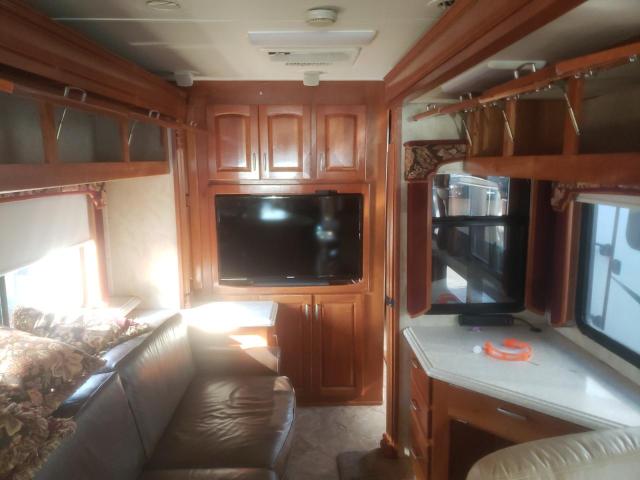 Photo 6 from auction – 2008 HOLI RV with VIN 1RF43561883047673