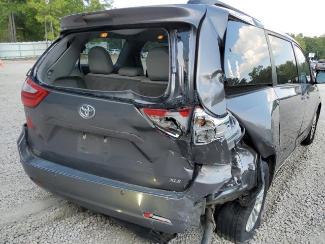 Photo 9 from auction – 2017 TOYOTA SIENNA XLE with VIN 5TDYZ3DC2HS787072