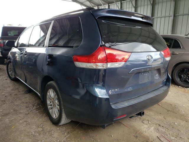 Photo 3 from auction – 2013 TOYOTA SIENNA XLE with VIN 5TDYK3DC9DS326840