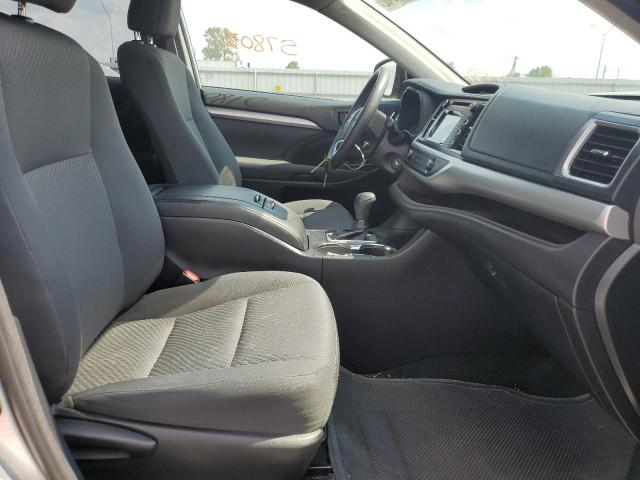 Photo 5 from auction – 2018 TOYOTA HIGHLANDER with VIN 5TDZARFH6JS041785