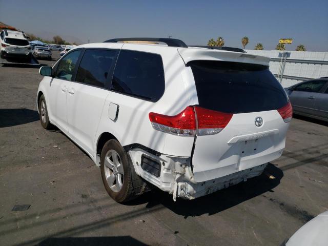 Photo 3 from auction – 2013 TOYOTA SIENNA LE with VIN 5TDKK3DC4DS305822