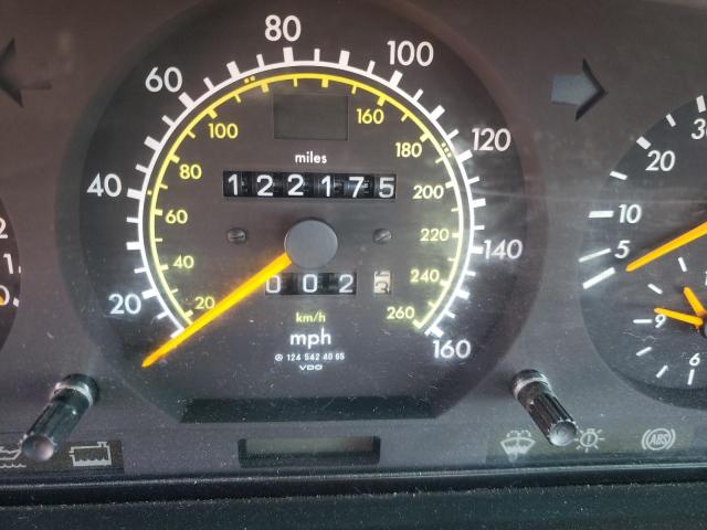 Photo 8 from auction – 1994 MERCEDES-BENZ E 320 with VIN WDBEA32E1RC133440
