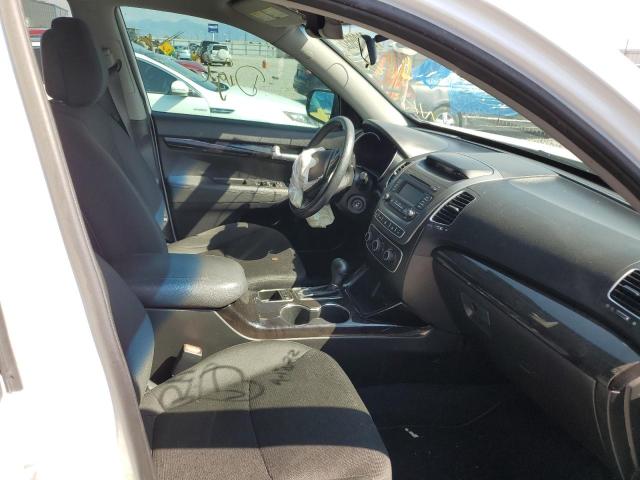Photo 5 from auction – 2015 KIA SORENTO LX with VIN 5XYKTCA63FG582683