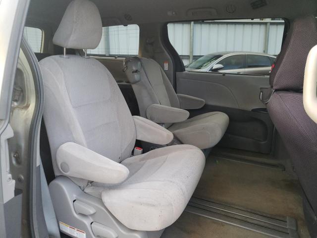 Photo 6 from auction – 2015 TOYOTA SIENNA LE with VIN 5TDKK3DC0FS531567