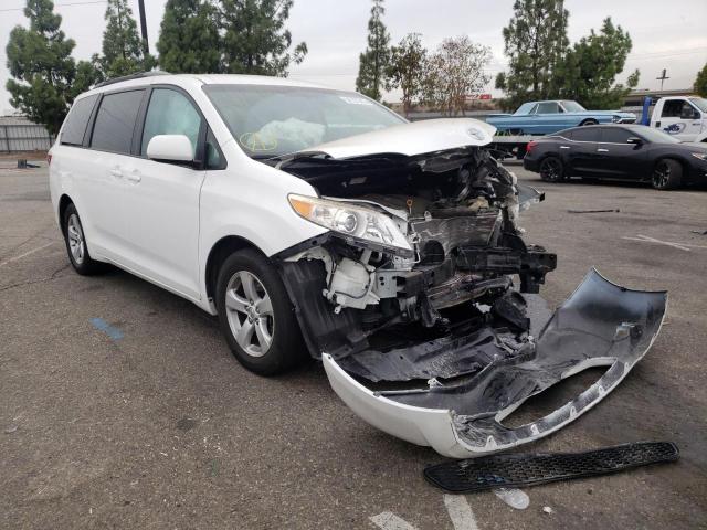 Photo 1 from auction – 2017 TOYOTA SIENNA LE with VIN 5TDKZ3DCXHS879259