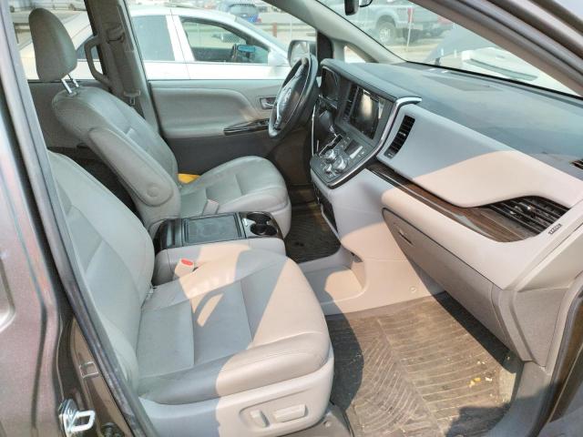 Photo 5 from auction – 2017 TOYOTA SIENNA XLE with VIN 5TDYZ3DC0HS837788