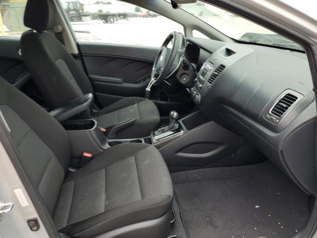 Photo 5 from auction – 2017 KIA FORTE LX with VIN 3KPFK4A76HE130231