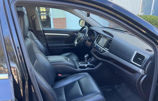 Photo 5 from auction – 2018 TOYOTA HIGHLANDER with VIN 5TDKZRFH4JS530440
