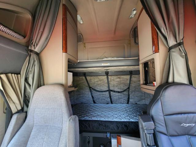 Photo 6 from auction – 2016 FREIGHTLINER CASCADIA 1 with VIN 3AKJGLD59GSHR9597