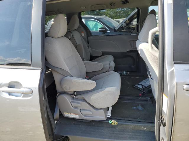 Photo 6 from auction – 2017 TOYOTA SIENNA LE with VIN 5TDKZ3DC1HS827695