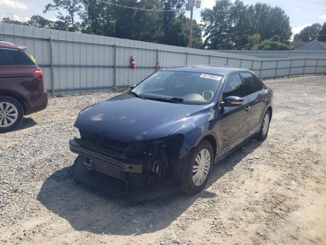 Photo 2 from auction – 2015 VOLKSWAGEN PASSAT S with VIN 1VWAT7A36FC077053