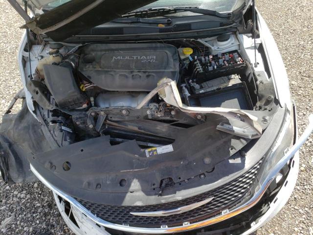 Photo 7 from auction – 2016 CHRYSLER 200 LIMITE with VIN 1C3CCCAB0GN102678