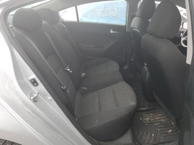 Photo 6 from auction – 2018 KIA FORTE LX with VIN 3KPFK4A75JE271085
