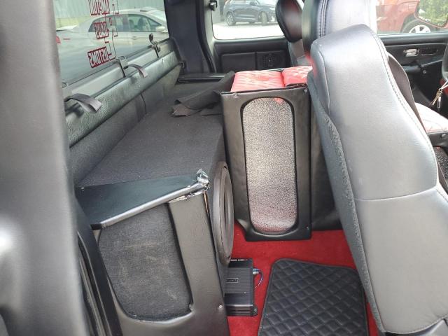 Photo 6 from auction – 2001 CHEVROLET SILVERADO with VIN 2GCEC19W611207606