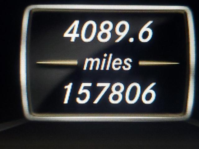 Photo 8 from auction – 2012 MERCEDES-BENZ C CLASS with VIN WDDGF8BB2CR191193