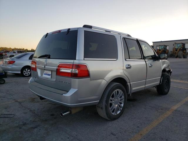 Photo 4 from auction – 2010 LINCOLN NAVIGATOR with VIN 5LMJJ2H51AEJ05253