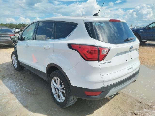 Photo 3 from auction – 2019 FORD ESCAPE SE with VIN 1FMCU0GD2KUB57465