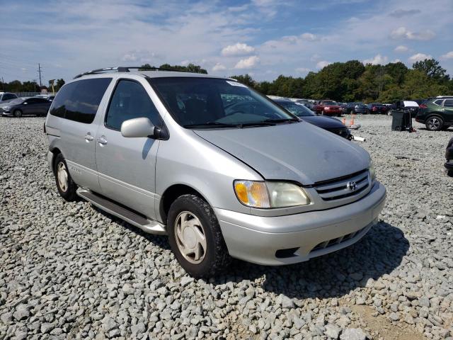 TOYOTA SIENNA LE 2002 with VIN 4T3ZF13C12U447971 - Photo from auction