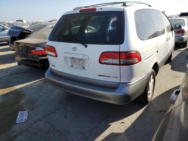 Photo 4 from auction – 2002 TOYOTA SIENNA LE with VIN 4T3ZF13C52U451439