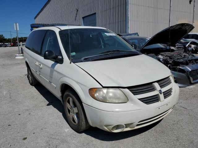 DODGE GRAND CARA 2005 with VIN 2D4GP44L25R476661 - Photo from auction