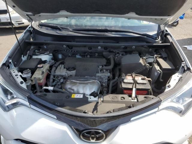 Photo 7 from auction – 2017 TOYOTA RAV4 XLE with VIN JTMRFREVXHJ705666
