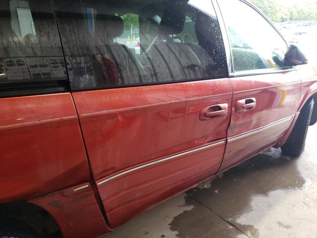 Photo 9 from auction – 2005 CHRYSLER TOWN & COU with VIN 2C4GP54L95R233285