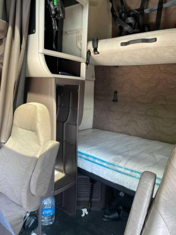 Photo 6 from auction – 2015 VOLVO VN VNL with VIN 4V4NC9EH5FN917189