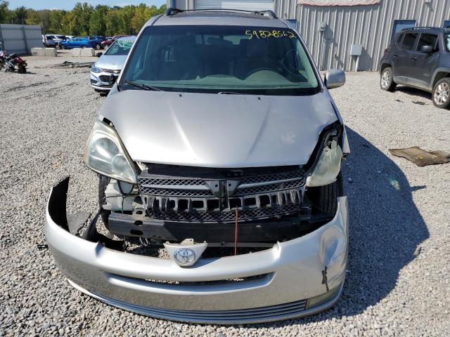Photo 9 from auction – 2004 TOYOTA SIENNA XLE with VIN 5TDZA22CX4S177150