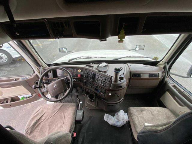 Photo 9 from auction – 2012 VOLVO VN VNL with VIN 4V4NC9EH7CN561839