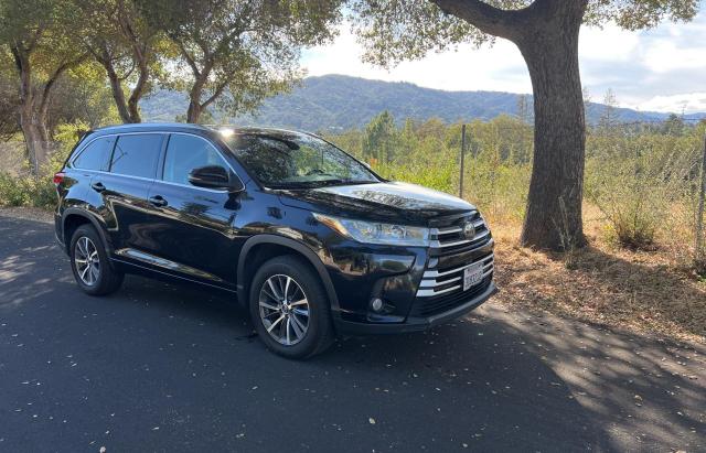 TOYOTA HIGHLANDER 2018 with VIN 5TDKZRFH4JS530440 - Photo from auction