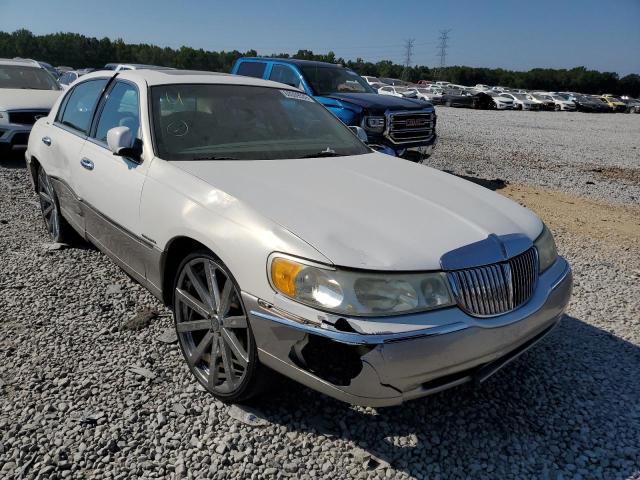 LINCOLN TOWN CAR 2002 with VIN 1LNHM82W72Y612445 - Photo from auction