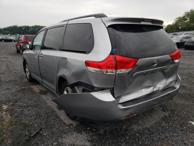 Photo 3 from auction – 2013 TOYOTA SIENNA LE with VIN 5TDKK3DC0DS400829