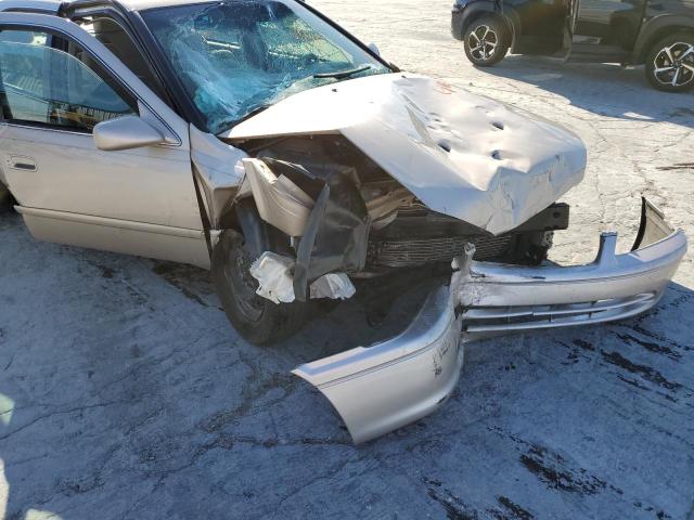 Photo 9 from auction – 2001 TOYOTA CAMRY CE with VIN 4T1BG22K41U060139