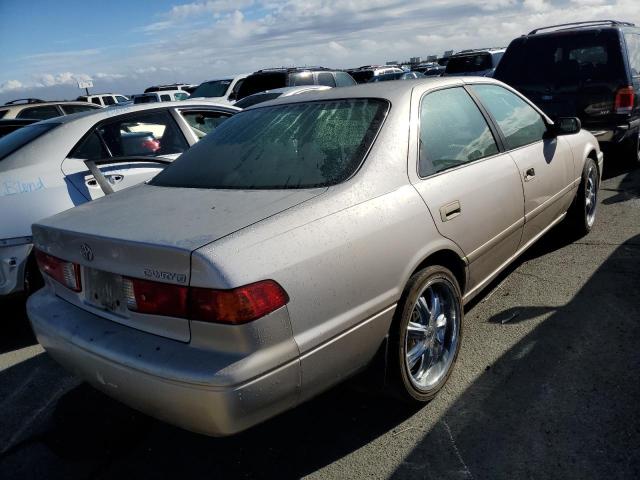 Photo 4 from auction – 2001 TOYOTA CAMRY CE with VIN 4T1BG22K01U085667