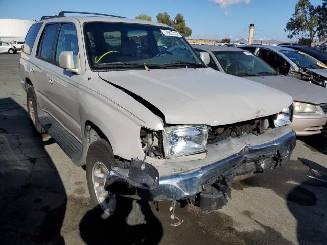 TOYOTA 4RUNNER SR 1999 with VIN JT3GN86R2X0103858 - Photo from auction