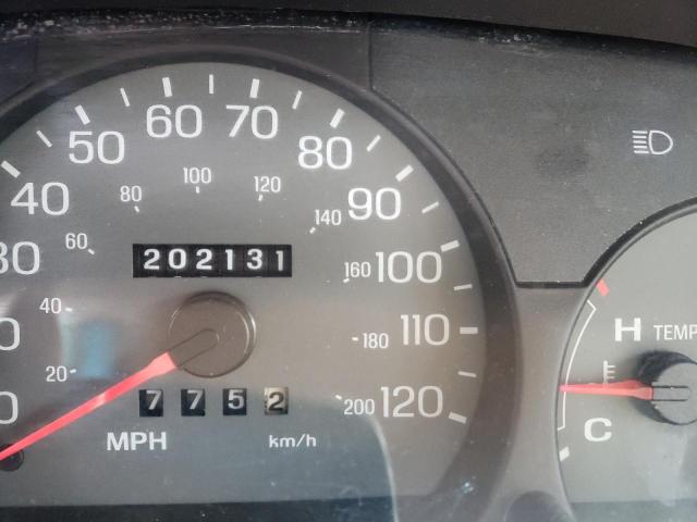 Photo 8 from auction – 2004 FORD CROWN VICT with VIN 2FAHP74W14X118593